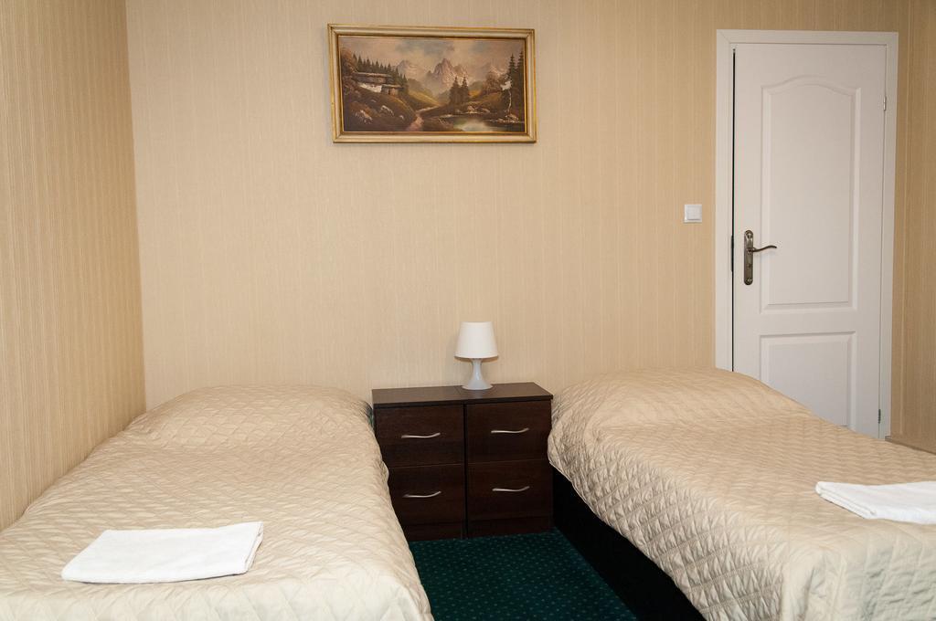 "Arkadia" Bed and Breakfast Ostroleka  Rum bild
