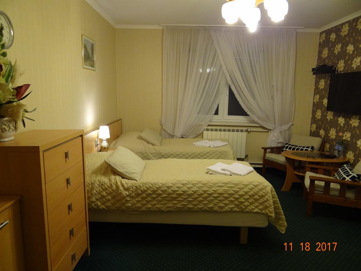 "Arkadia" Bed and Breakfast Ostroleka  Exteriör bild